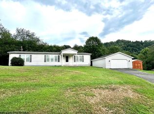 36 Autumn Dr, Core, WV 26541