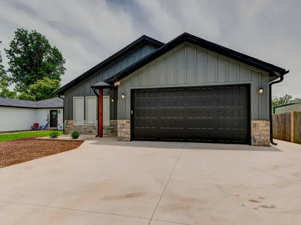 2946 W Olive Street, Springfield, MO 65802