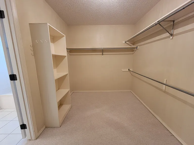 2704 Amherst Ave — Photo 39