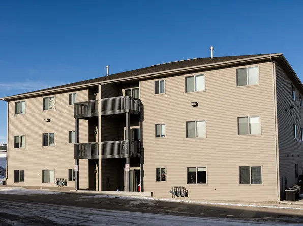 1621 N 35th St #12, Bismarck, ND 58501