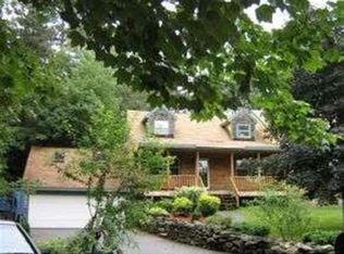 15 Hackett Ct, Epping, NH 03042