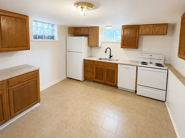409 48th St SE #C, Charleston, WV 25304