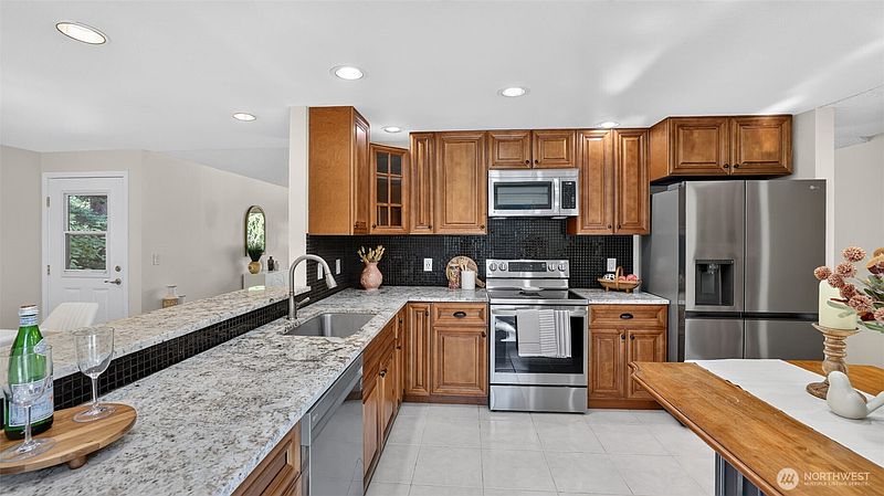 4th image of 15227 SE 175th Place