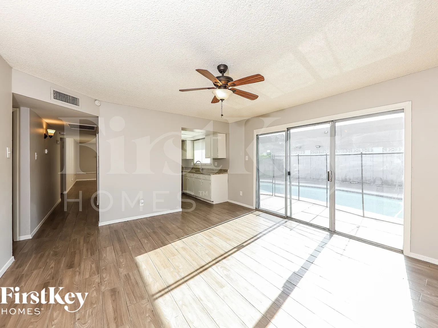 3 bed, 1.5 bath, 1488 sqft, $1,795 — Photo 2