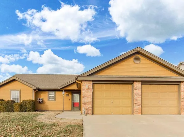 713 Terry Dr, Pleasant Hill, MO 64080