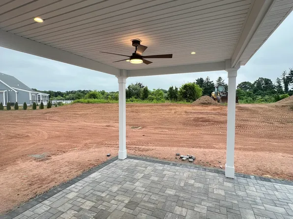29 Primrose Lane, Cromwell, CT 06416