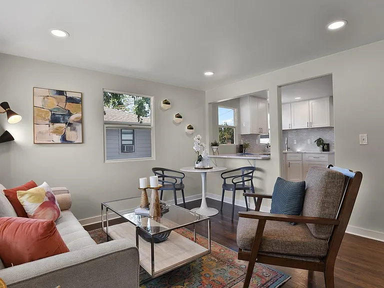 4729 Meade St — Photo 3