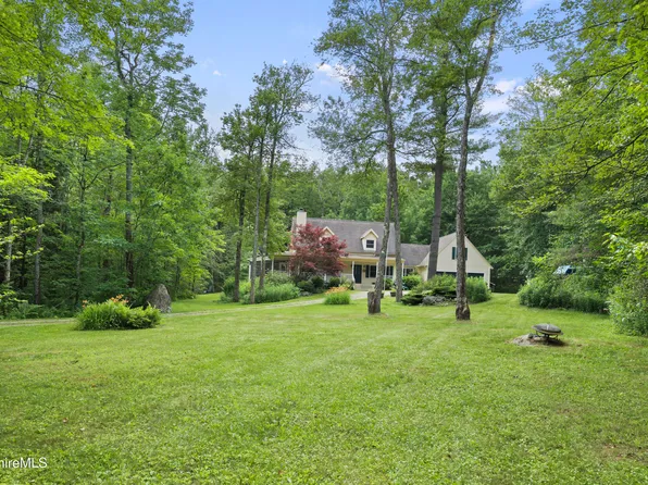 169 Jacobs Hollow Rd, Becket, MA 01223
