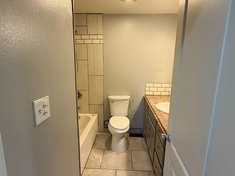 3850 Grenada Way — Photo 21