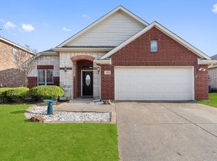 209 Villanova Dr, Van Alstyne, TX 75495
