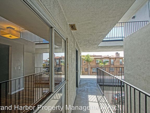 5th image of 1100 Monterey Blvd APT 08