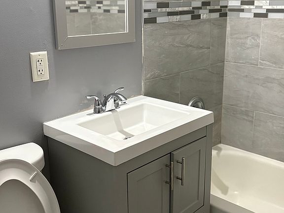 5th image of 407 W 144th St #5