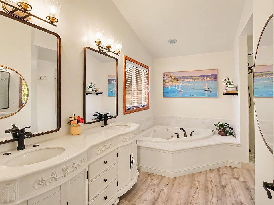 1382 Odette St, photo 13