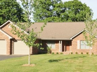 53 Hilltop Cir, Scottsville, KY 42164