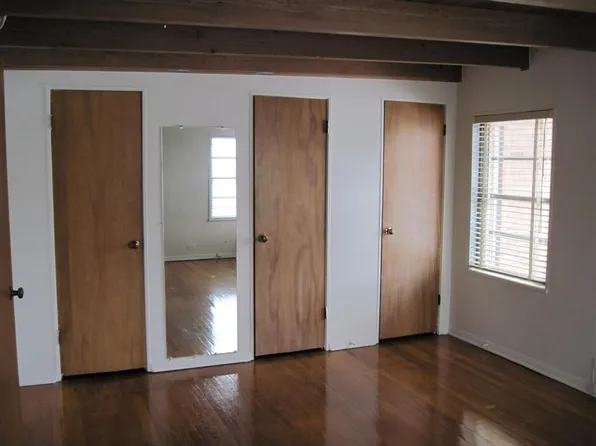 300 - *745-771 St. Johns Townhomes*, 745-771 Saint Johns Ave #751, Highland Park, IL 60035