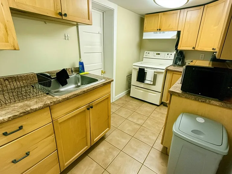 724 Church St #1 — Photo 6