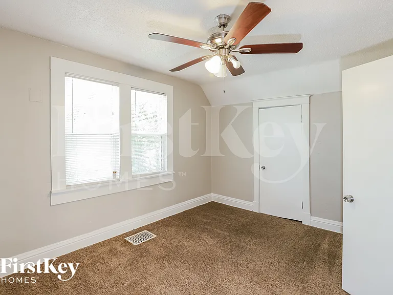 1603 Elmwood Ave — Photo 10