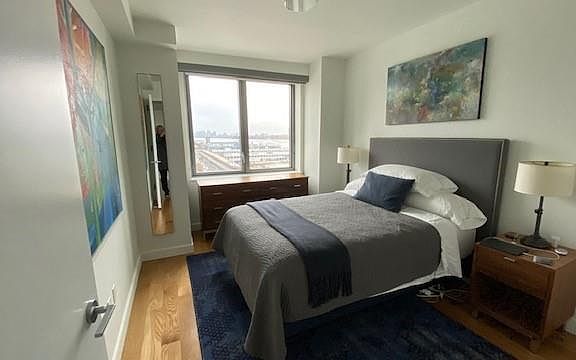 5th image of 606 W 57th St APT 1813