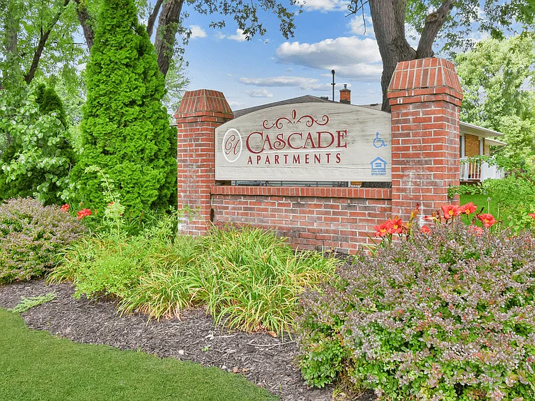 Cascade Apartments — Photo 33