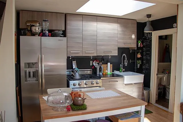 Apartment In Building, Hoboken, NJ — Photo 1