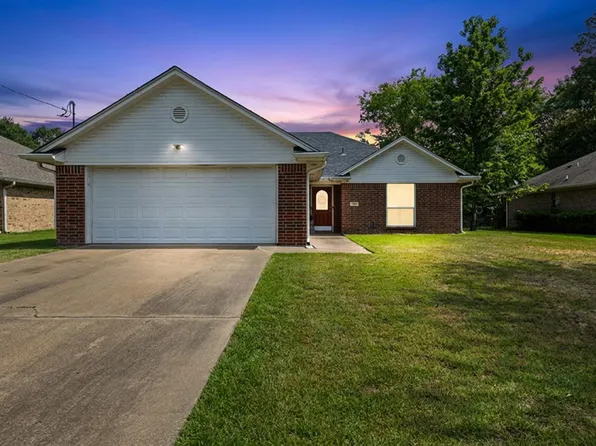 109 W Reynolds St, White Oak, TX 75693