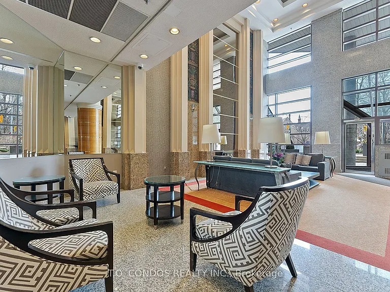 1001 Bay St #809 — Photo 12