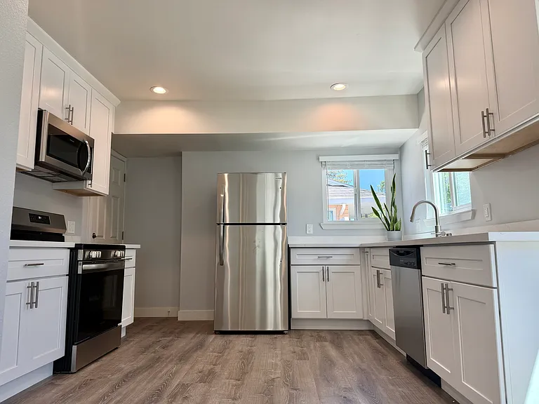 3519 Hoover St — Photo 5