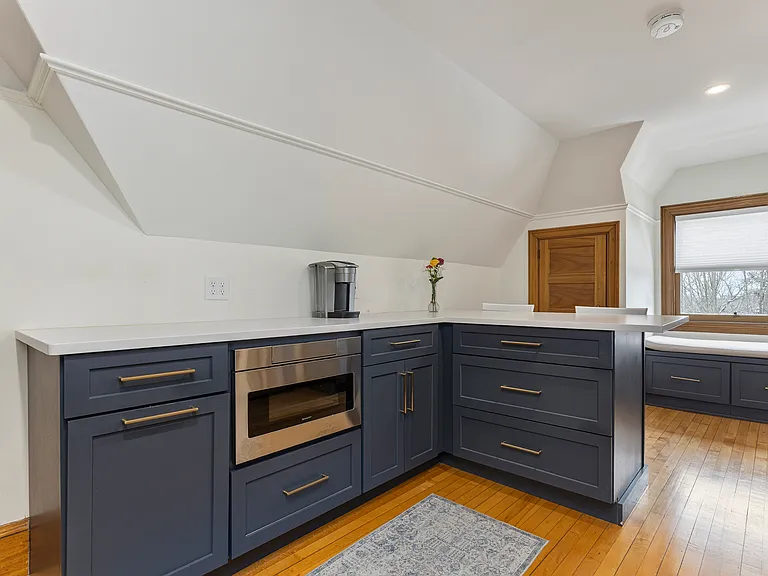 318 Brighton Ave — Photo 9