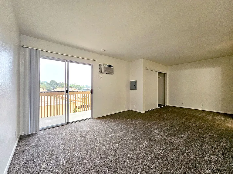Lake Meadows Apartments — Photo 11