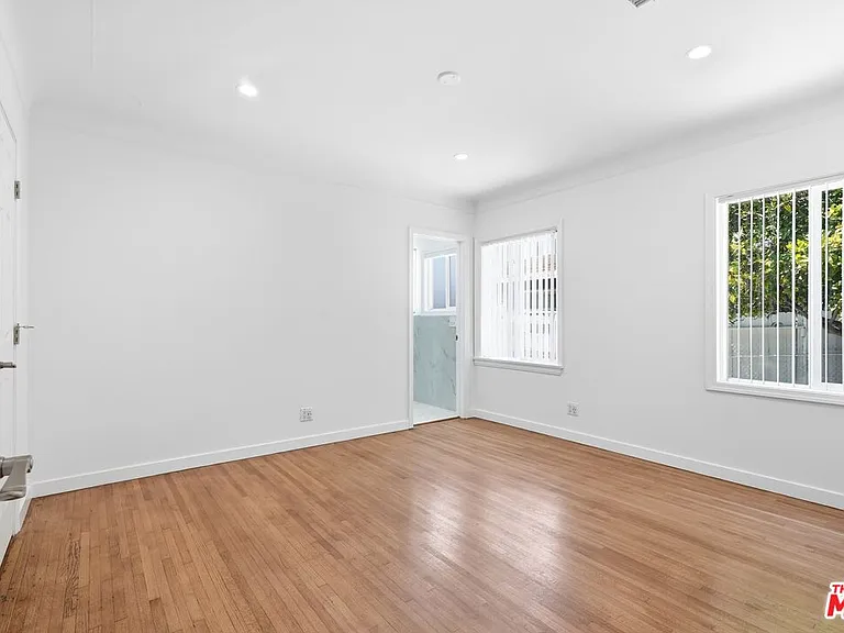 2938 Kansas Ave — Photo 28