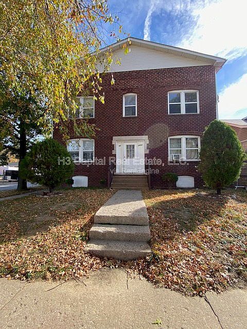 1st image of 2458 Benton St #A