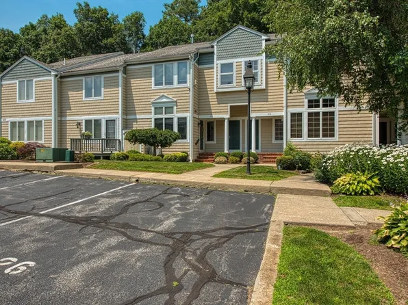 701 Winthrop St APT 313, Taunton, MA 02780