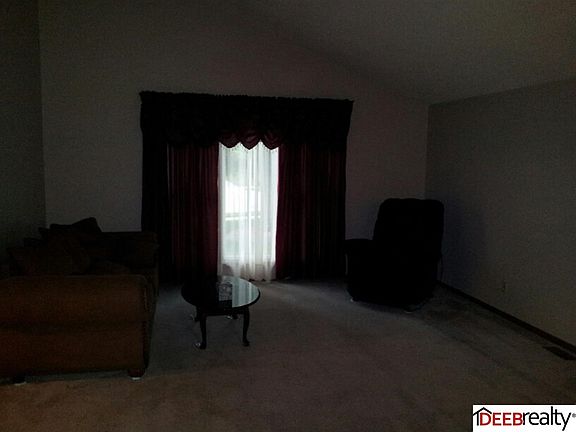 4th image of 1112 Crest Cir