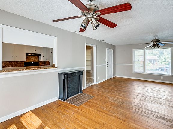 5th image of 7028 Oak Park Dr