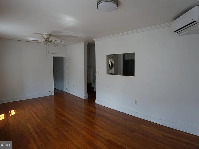 802 Cathedral St #4 — Photo 2