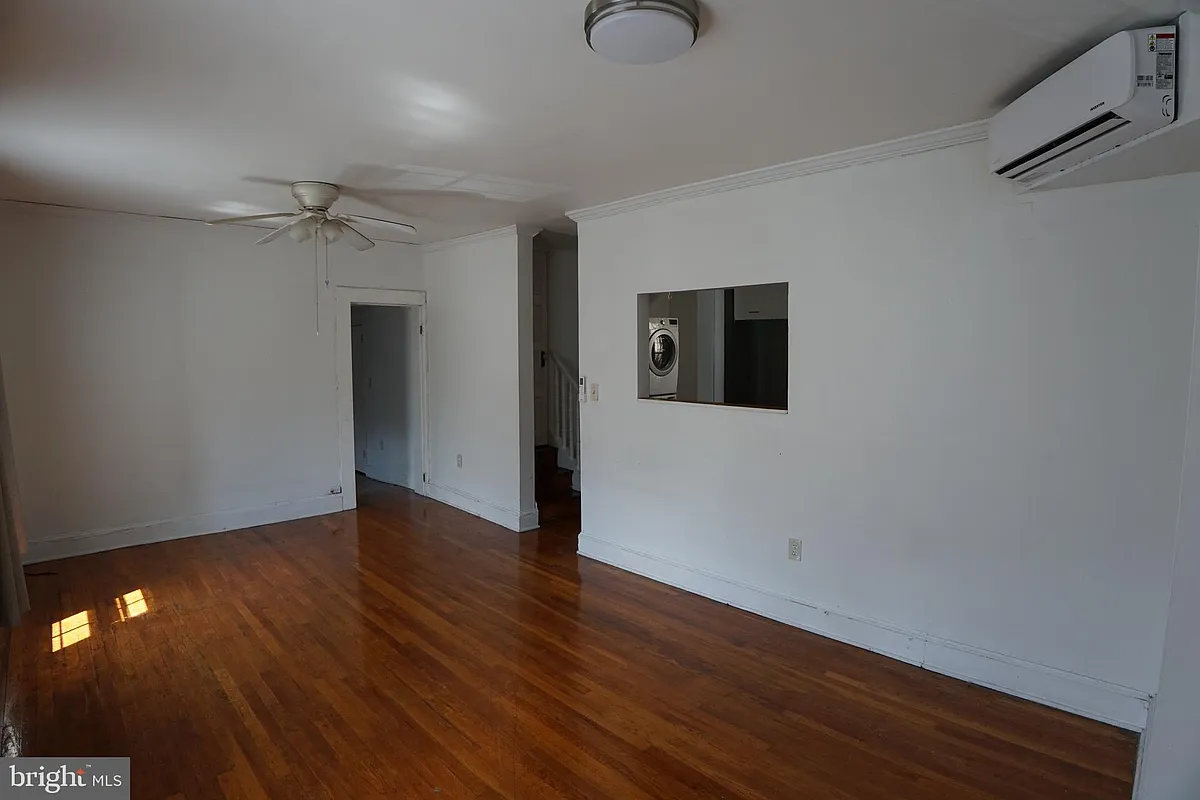 Building Photo - 802 Cathedral St #4