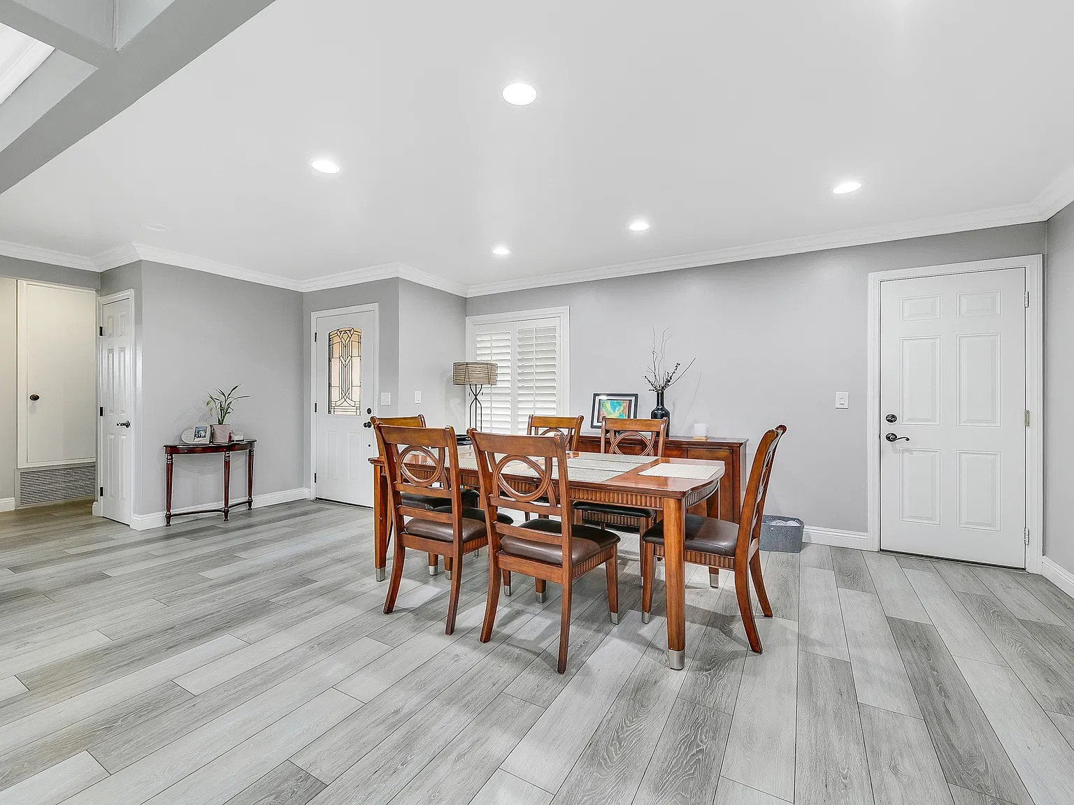 4 bed, 1560 sqft, $4,600 — Photo 3