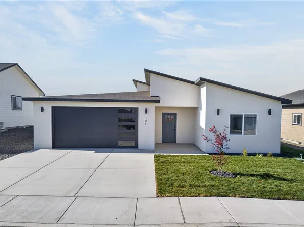 305 Hogan Street, Sunnyside, WA 98944
