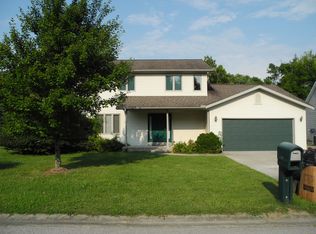 2127 W Meadow Ln, Carbondale, IL 62901