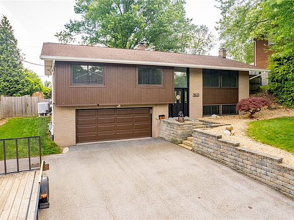 2nd image of 3633 Ashland Dr