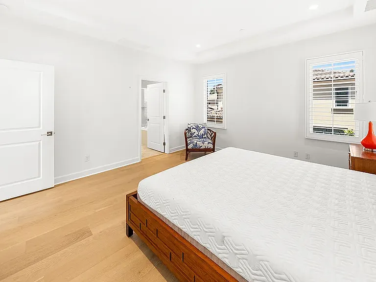68 Henson — Photo 19
