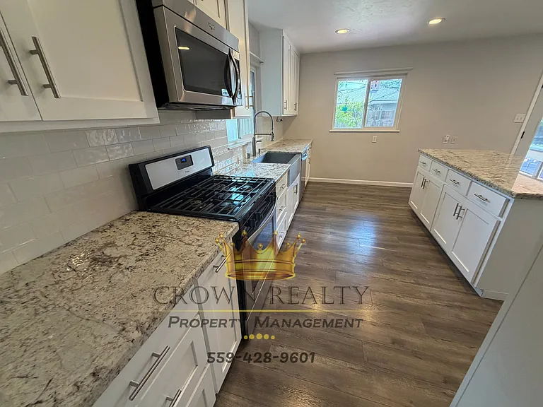 1120 W Howard Ave — Photo 6