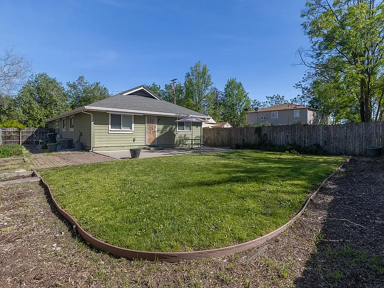 2948 Leland Ave — Photo 6