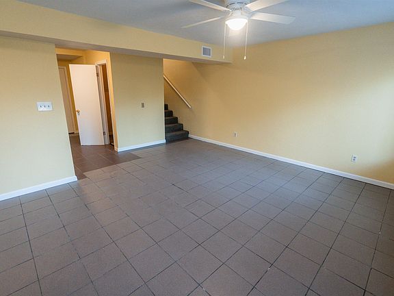4th image of 1900 Holmes St #B
