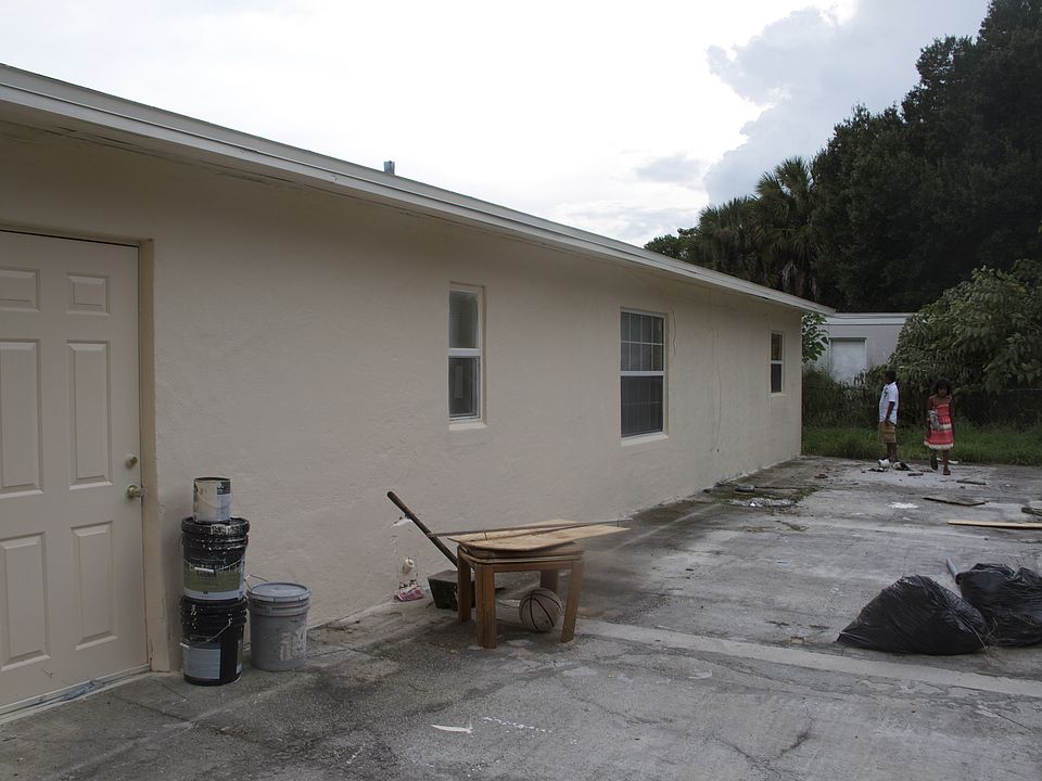 2nd image of 5809 North Ln