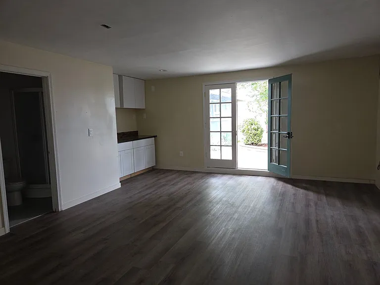 8409 Topanga Canyon Blvd — Photo 16