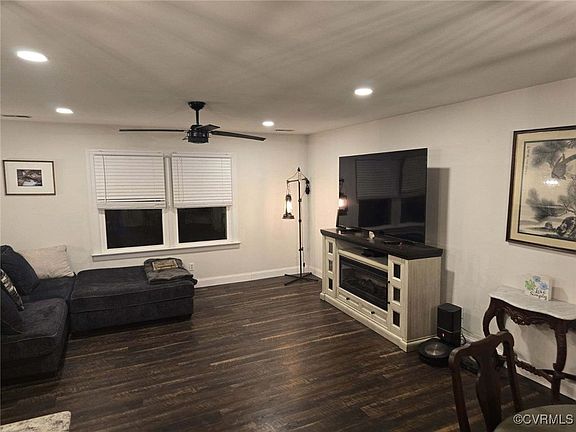 3rd image of 2202 Viking Ln