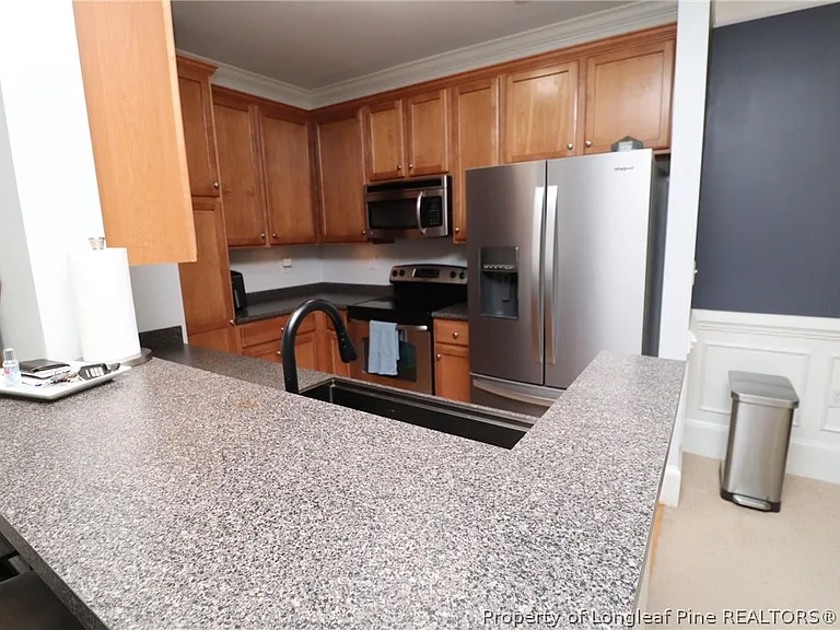933 Portstewart Dr — Photo 11