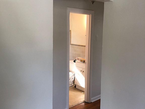 4th image of 5823 Monfort Hills Ave APT 1