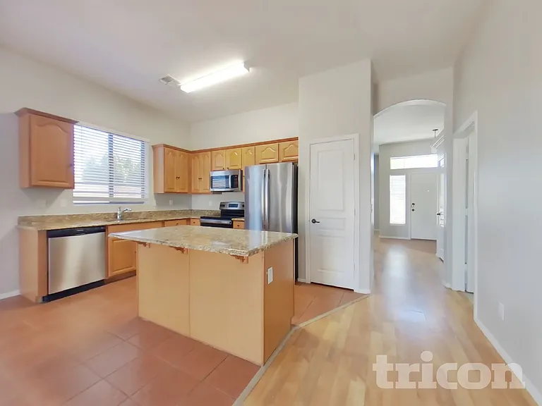 20834 N Jones Ct — Photo 7